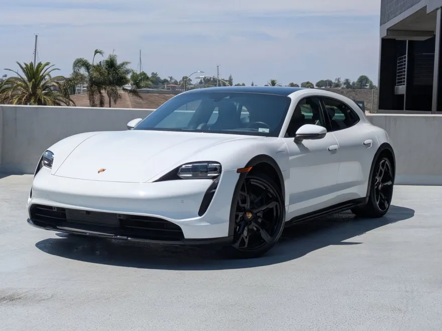 2024 Porsche Taycan Cross Turismo 4 photo 1