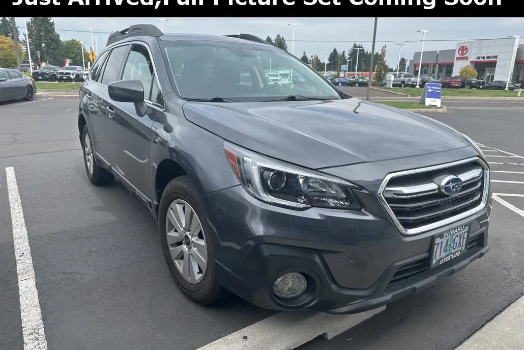 2019 Subaru Outback 2.5i Premium photo 1