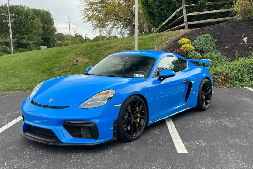 2022 Porsche Cayman GT4 photo 1