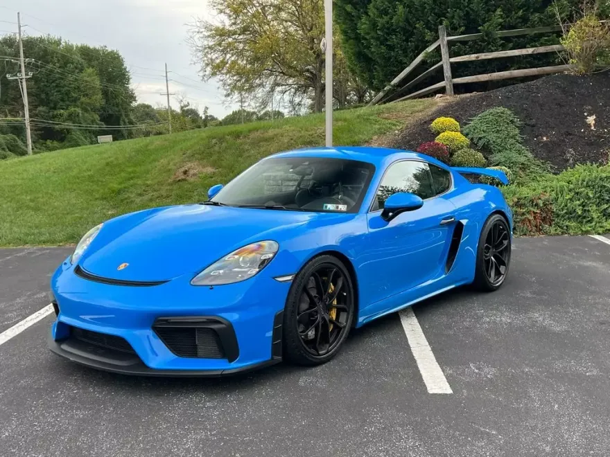 2022 Porsche Cayman GT4 photo 1