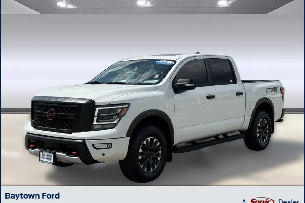 2024 Nissan Titan PRO-4X photo 1