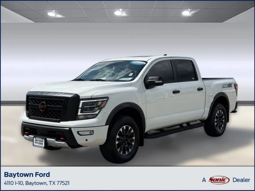 2024 Nissan Titan PRO-4X photo 1