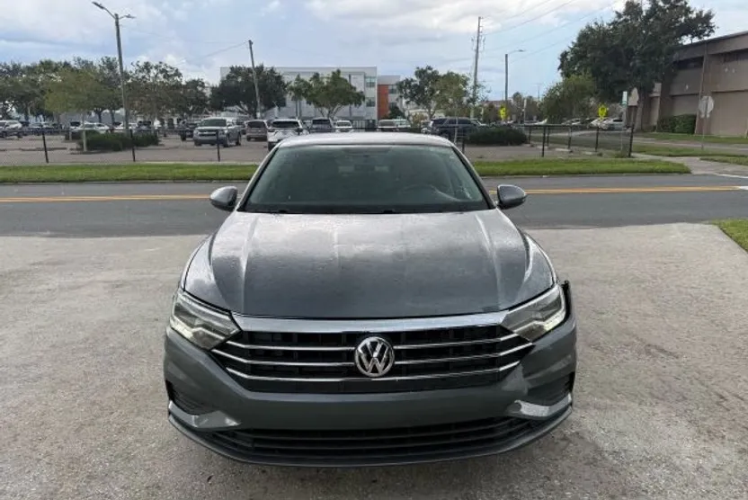 2019 Volkswagen Jetta SE R-Line photo 1