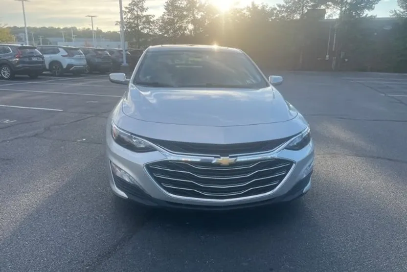 2021 Chevrolet Malibu 1LT photo 1