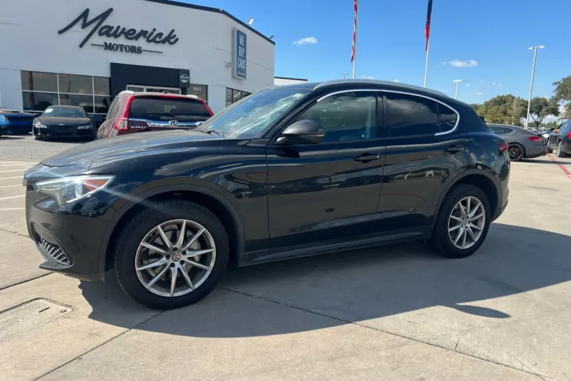 2018 Alfa Romeo Stelvio Ti photo 1