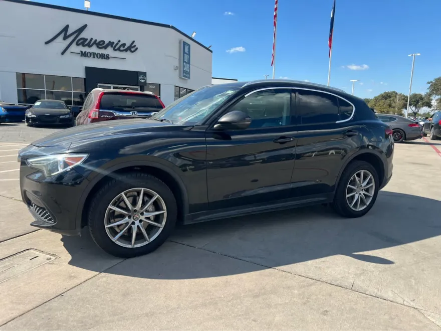 2018 Alfa Romeo Stelvio Ti photo 1