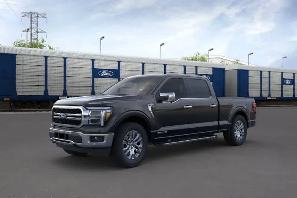 2025 Ford F-150 Lariat photo 1