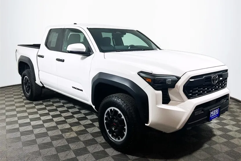 2024 Toyota Tacoma TRD Off-Road photo 1