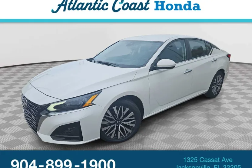 2023 Nissan Altima 2.5 SV photo 1