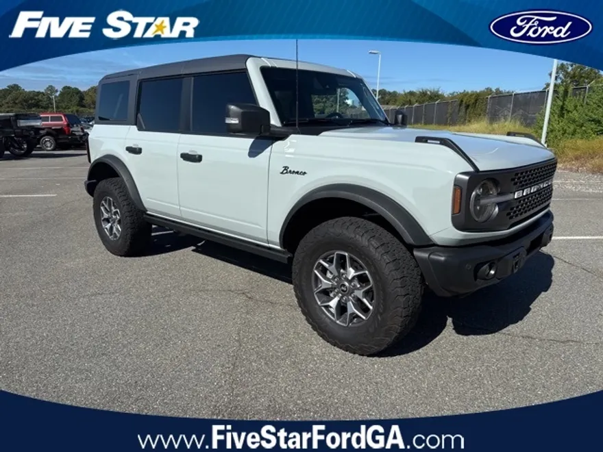 2023 Ford Bronco Badlands photo 1