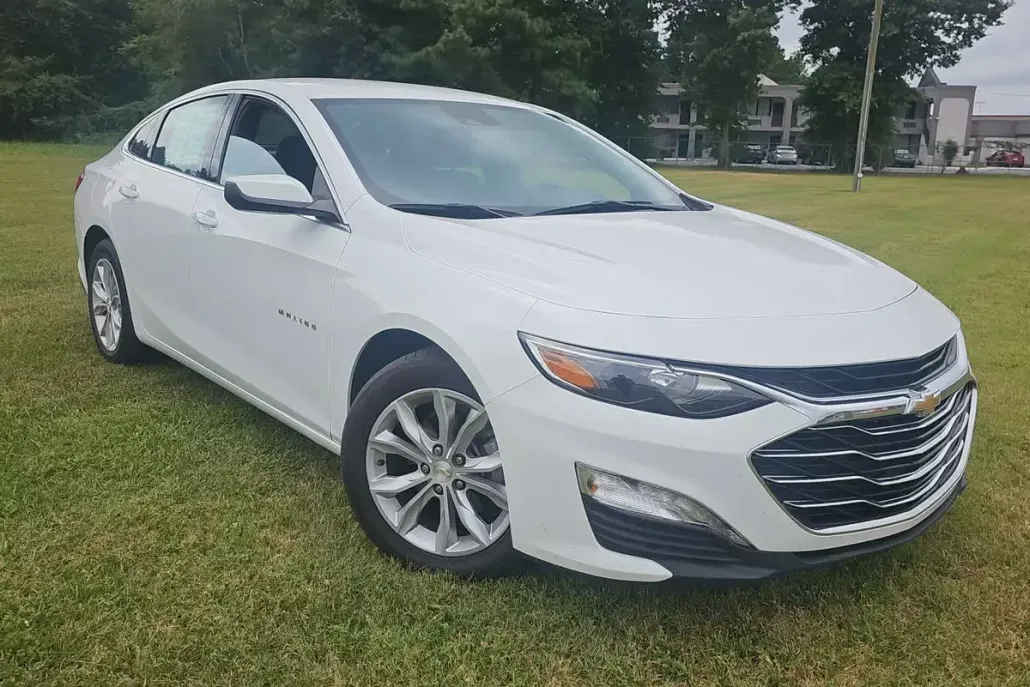 2023 Chevrolet Malibu 1LT photo 1