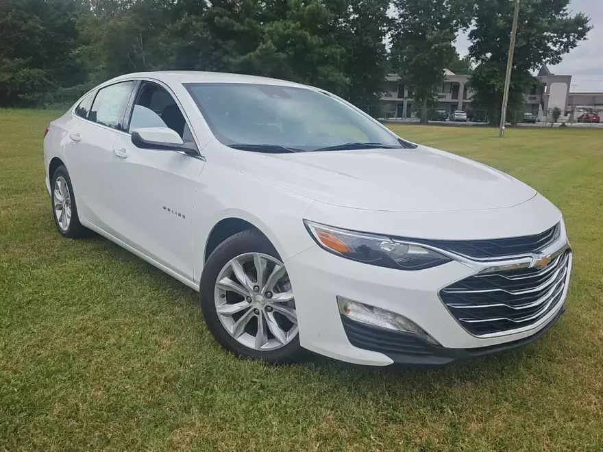 2023 Chevrolet Malibu 1LT photo 1
