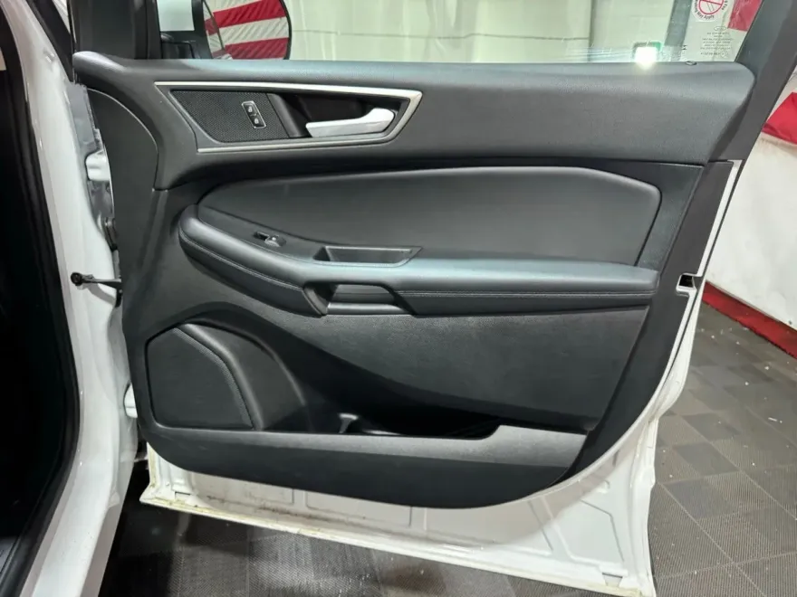 2024 Ford Edge SEL photo 11