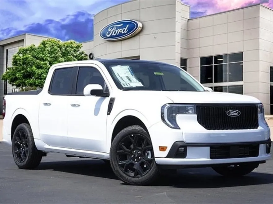 2025 Ford Maverick photo 1