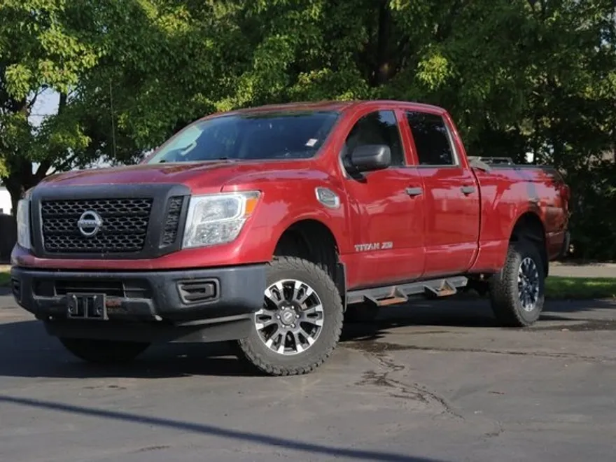 2017 Nissan Titan S photo 1