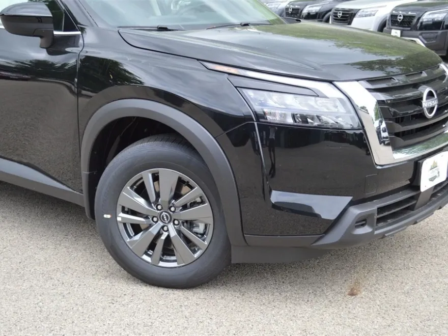 2025 Nissan Pathfinder S photo 1