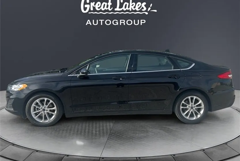 2020 Ford Fusion SE photo 1