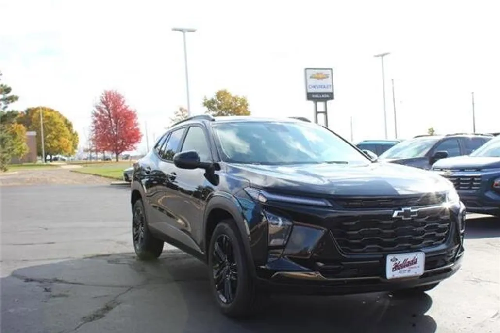 2025 Chevrolet Trax ACTIV photo 1
