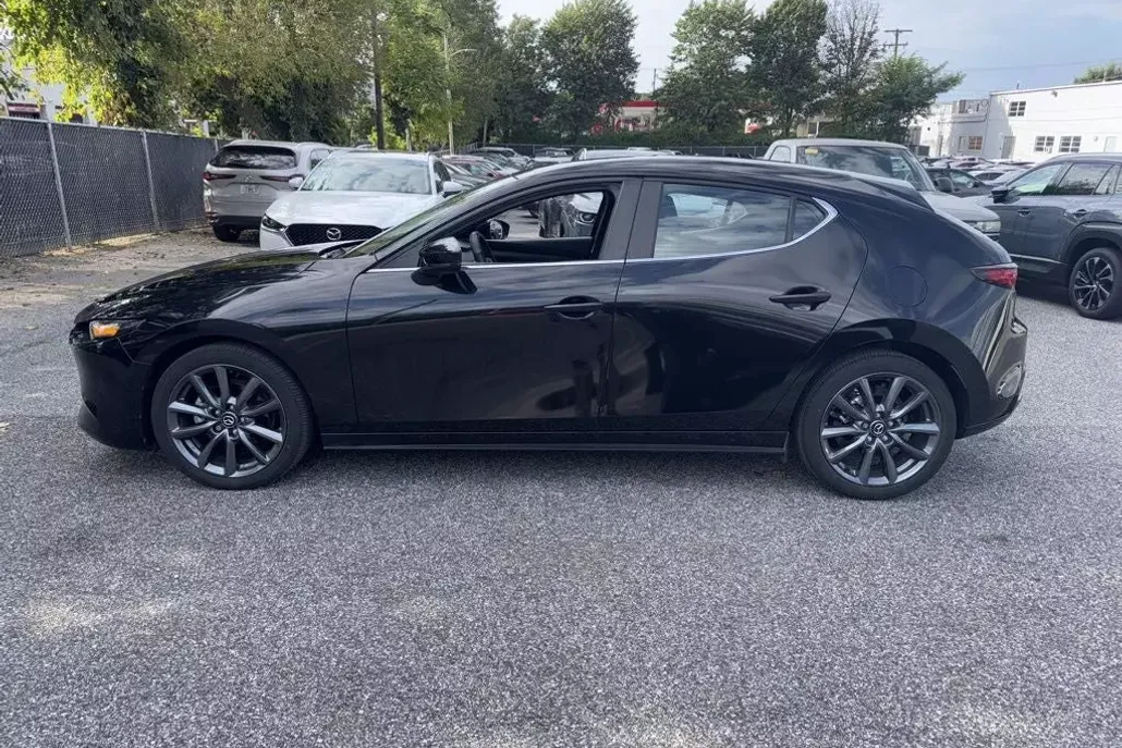 2021 Mazda Mazda3 Preferred Hatchback photo 1