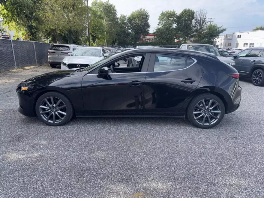 2021 Mazda Mazda3 Preferred Hatchback photo 1