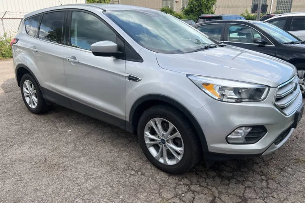 2019 Ford Escape SE photo 1