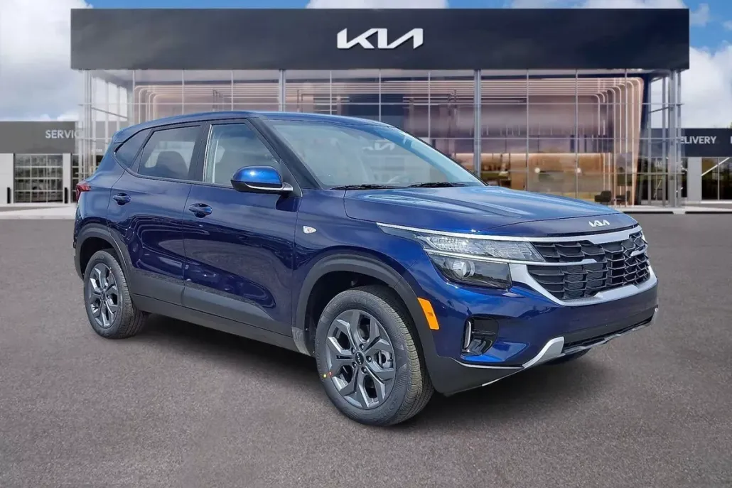 2025 Kia Seltos LX photo 1