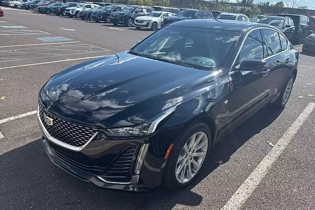 2022 Cadillac CT5 Luxury photo 1