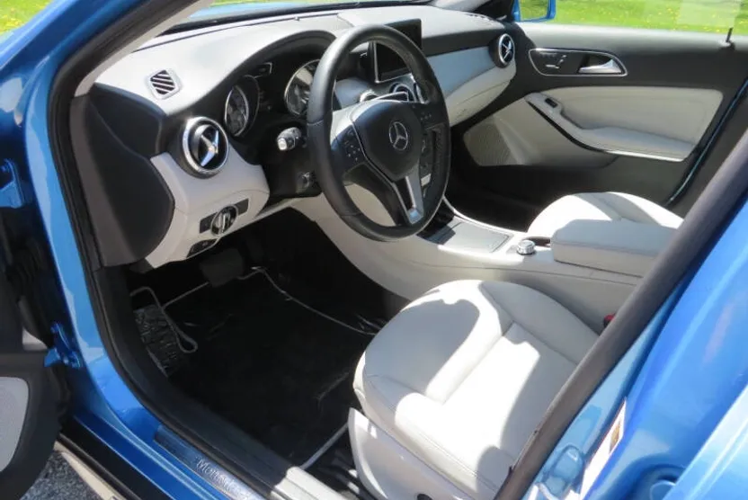 2015 Mercedes Benz GLA 250 4MATIC photo 1