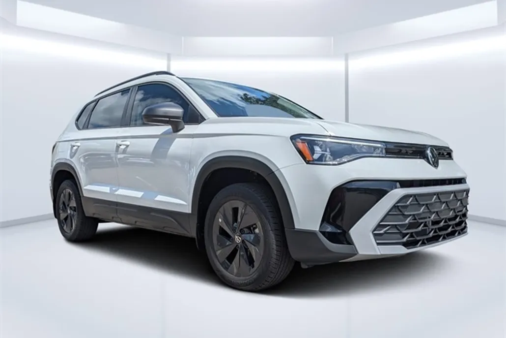2025 Volkswagen Taos S photo 1