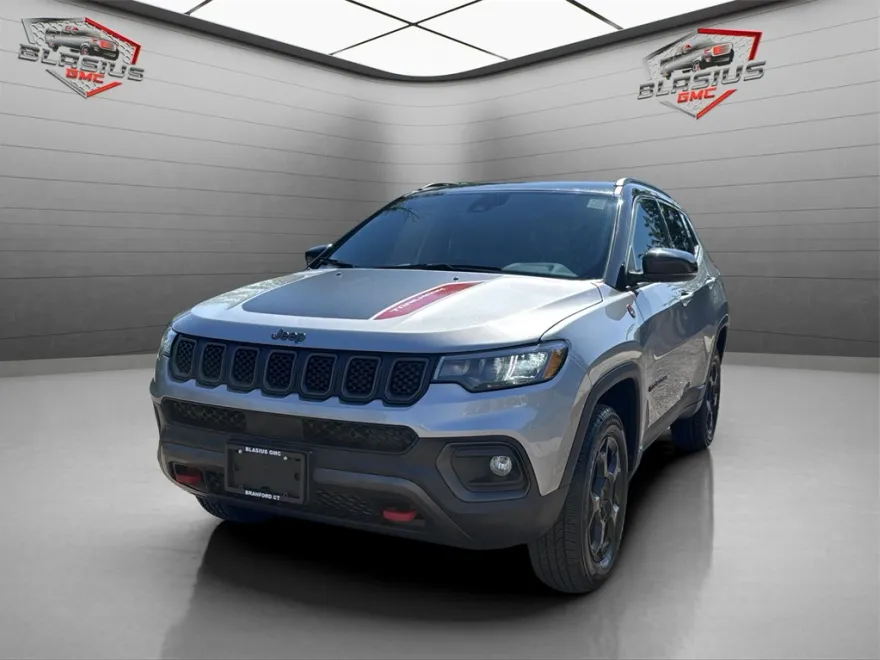 2023 Jeep Compass Trailhawk photo 1