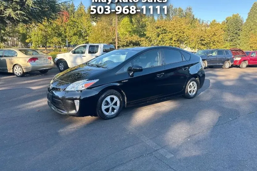 2015 Toyota Prius Two photo 1
