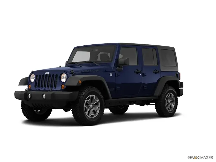 2013 Jeep Wrangler Unlimited Sahara photo 1