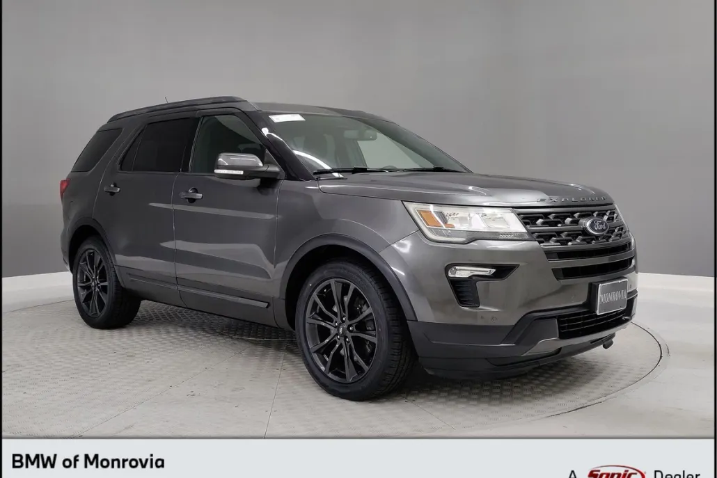2018 Ford Explorer XLT photo 1