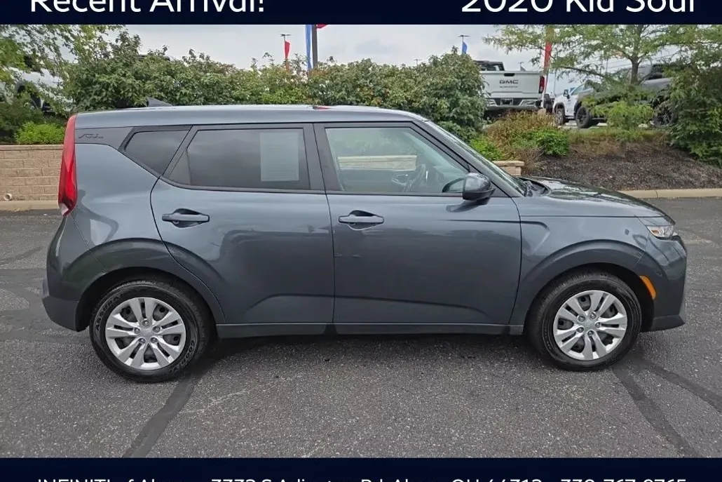 2020 Kia Soul LX photo 1