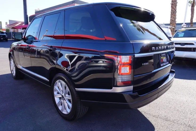 2014 Land Rover Range Rover HSE photo 1
