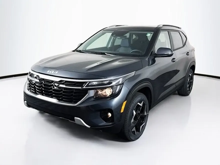 2025 Kia Seltos S photo 1