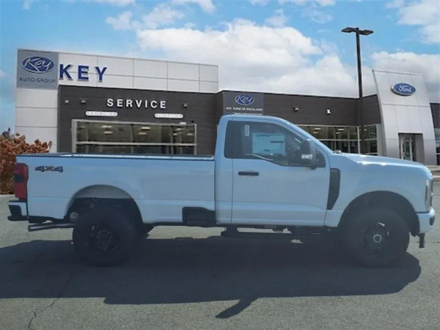2025 Ford F-350 photo 1