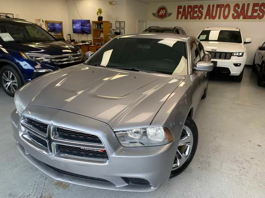 2013 Dodge Charger SE photo 1