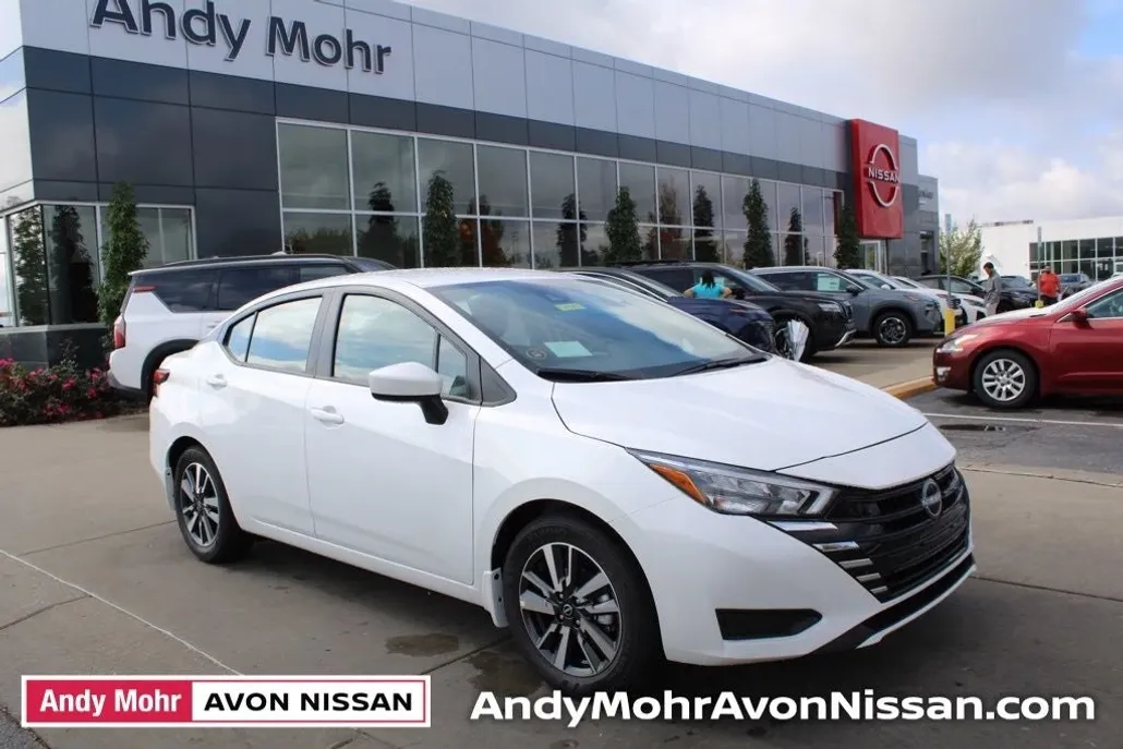 2025 Nissan Versa 1.6 SV photo 1