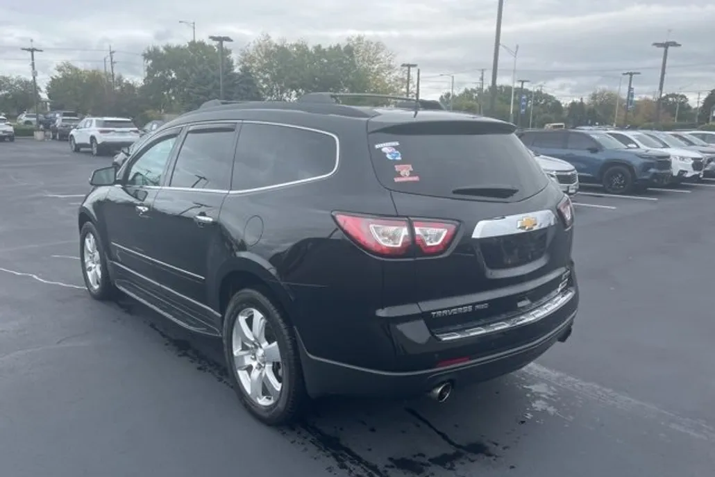 2017 Chevrolet Traverse Premier photo 1