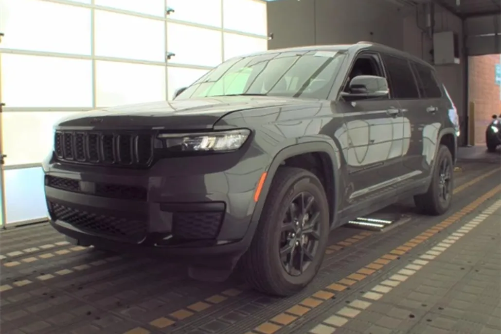 2024 Jeep Grand Cherokee Altitude photo 1