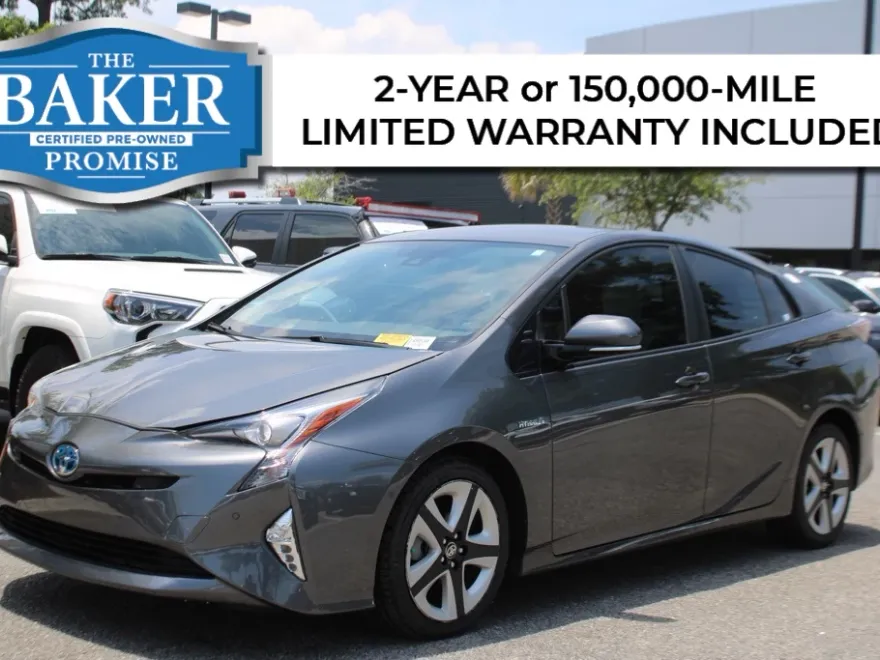 2017 Toyota Prius Four photo 1