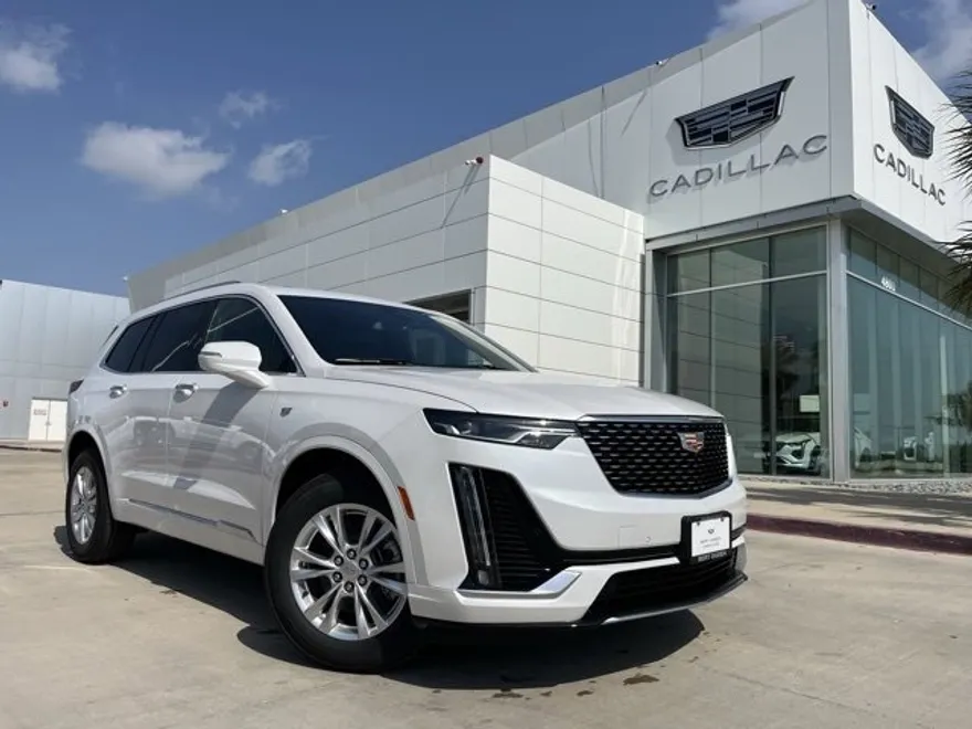 2025 Cadillac XT6 Luxury photo 1