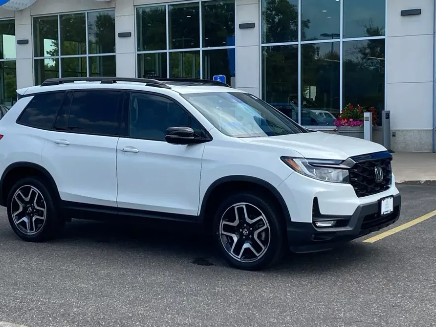 2022 Honda Passport Elite photo 1