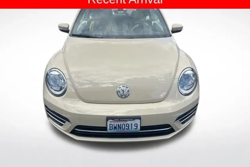 2019 Volkswagen Beetle S photo 1