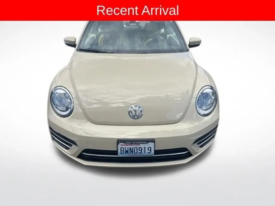 2019 Volkswagen Beetle S photo 1