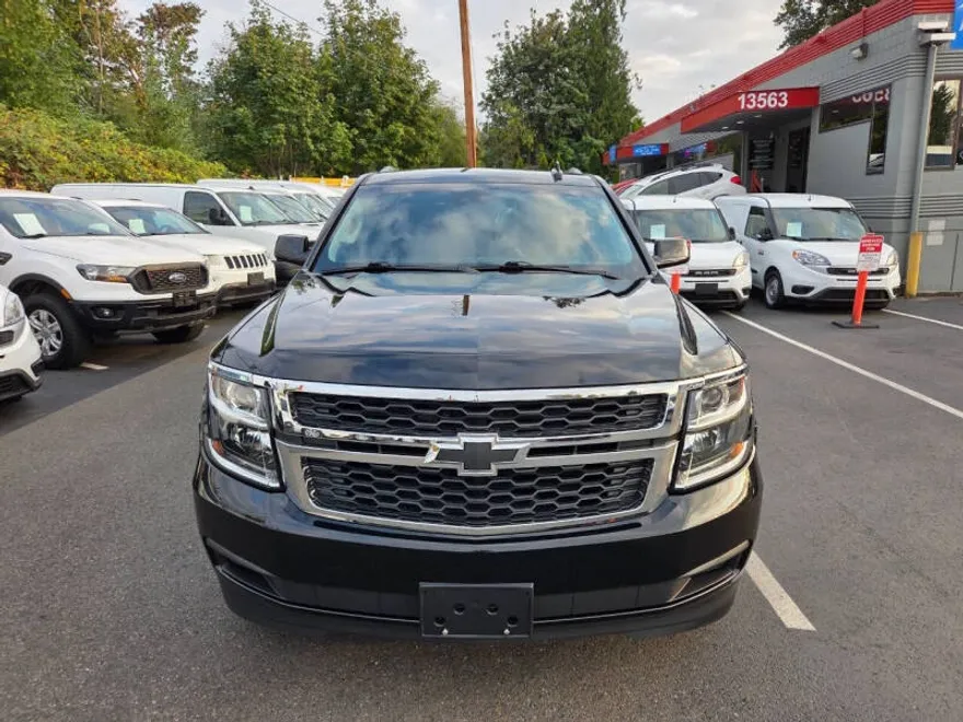 2020 Chevrolet Suburban LT photo 1