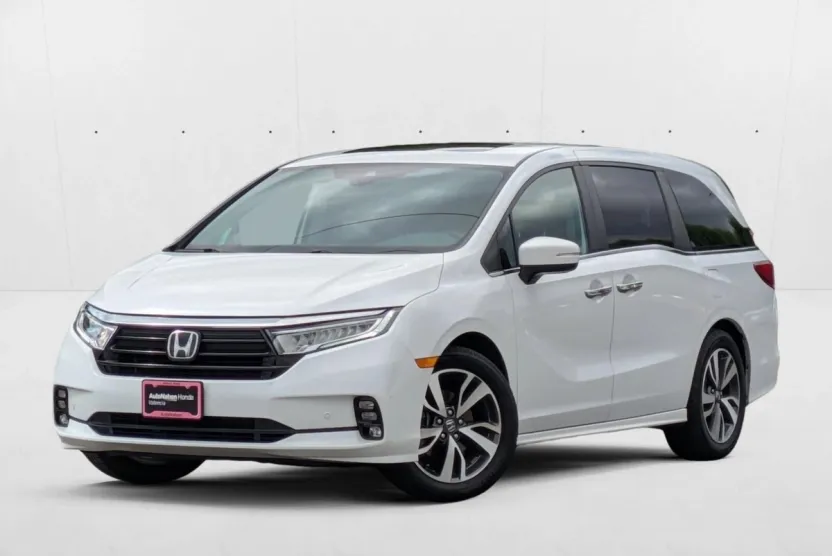 2022 Honda Odyssey Touring photo 1