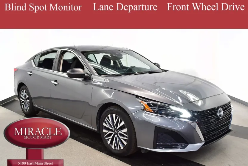 2024 Nissan Altima 2.5 SV photo 1