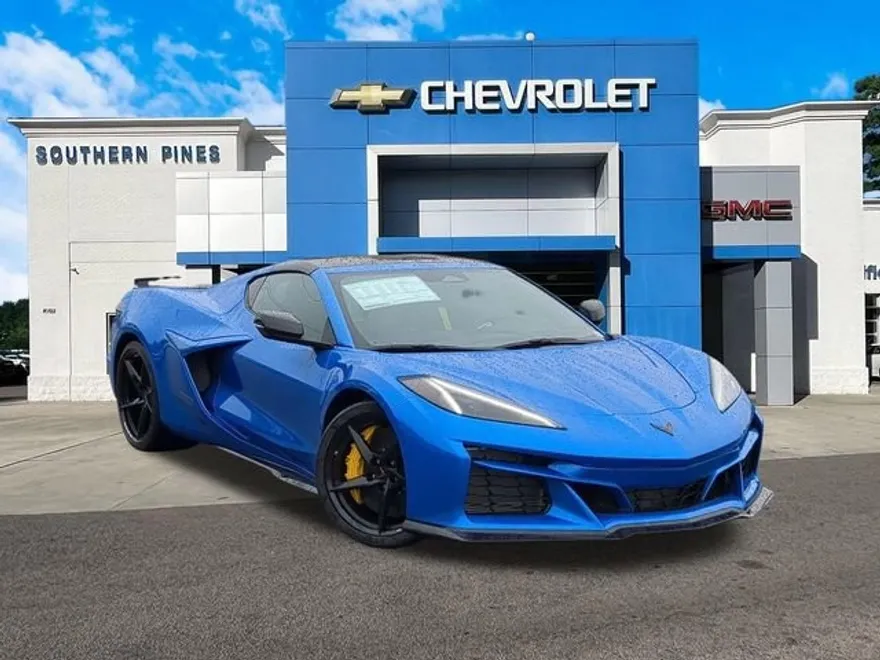 2025 Chevrolet Corvette E-Ray 2LZ photo 1
